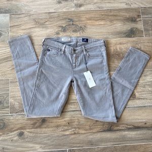AG:The Legging Ankle Super Skinny Ankle. Grey.